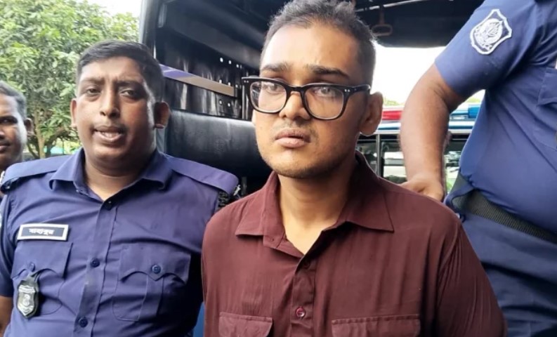 নাটোরে পর্যটনমন্ত্রীর পথসভা থেকে পিস্তলসহ যুবক আটকের ঘটনা