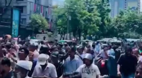 গুলশানে কার্যক্রম নিষিদ্ধ আওয়ামী লীগের মিছিলের একটি দৃশ্য